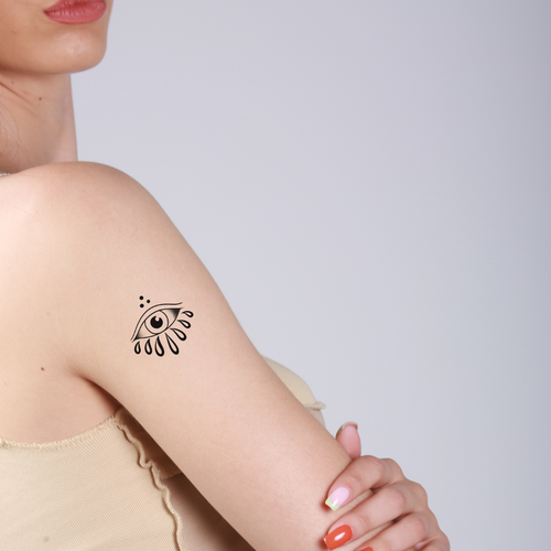 tatouage temporaire larme de protection epaule