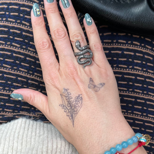 Tatuagem do lírio do vale