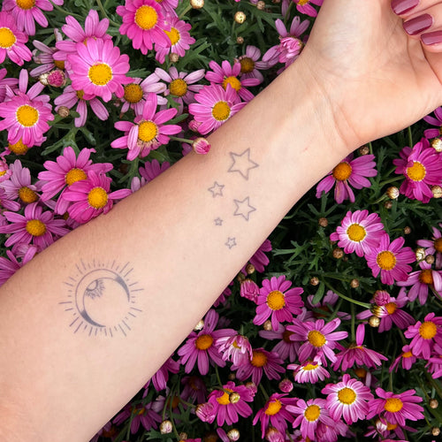 Tatuagem de sol e lua