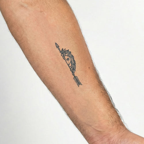 Tatouage homme flèche avec lion
