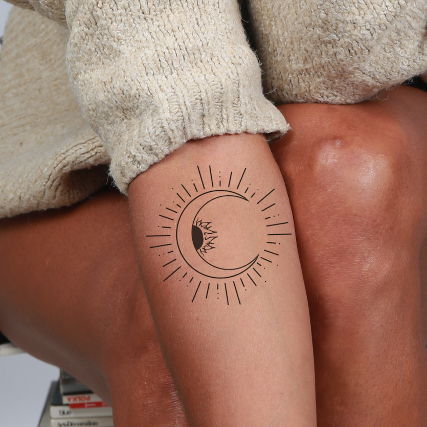 Tatuagem de sol e lua