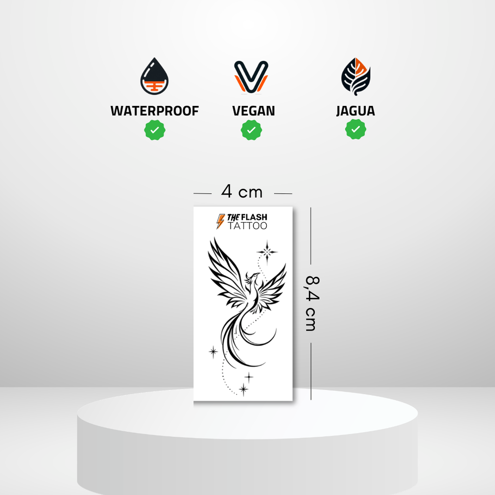 Tatouage phénix réaliste avec étoiles